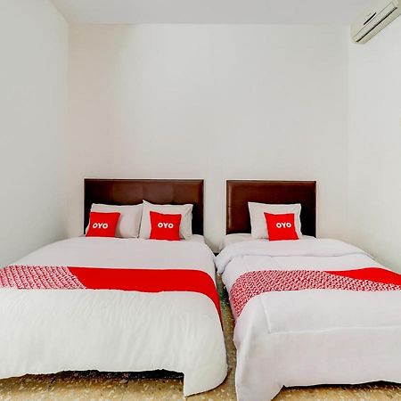 Oyo 3341 Ten Guest House บันดุง ภายนอก รูปภาพ