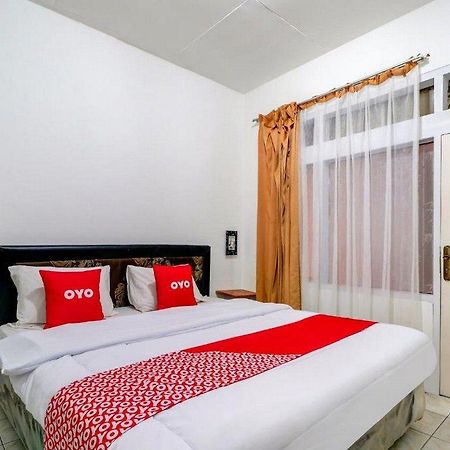 Oyo 3341 Ten Guest House บันดุง ภายนอก รูปภาพ