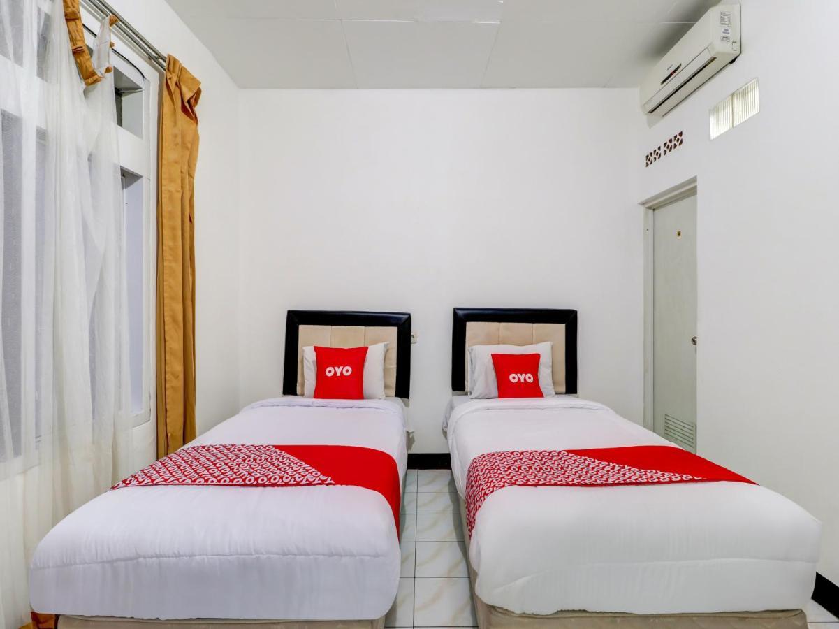 Oyo 3341 Ten Guest House บันดุง ภายนอก รูปภาพ