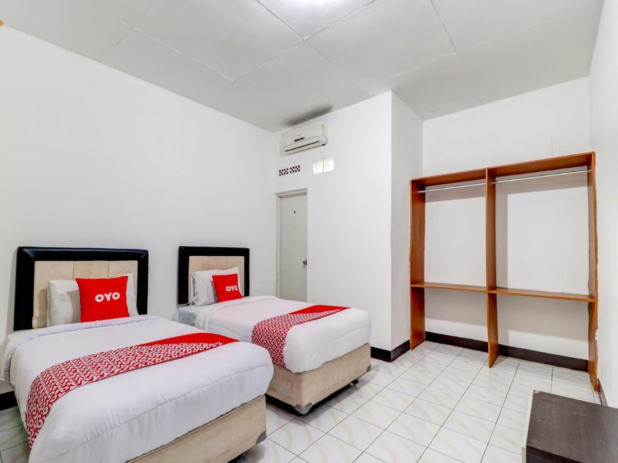 Oyo 3341 Ten Guest House บันดุง ภายนอก รูปภาพ