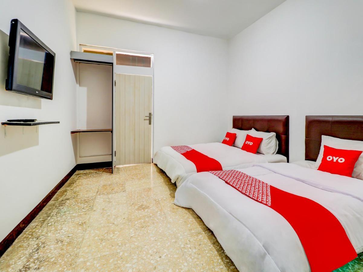 Oyo 3341 Ten Guest House บันดุง ภายนอก รูปภาพ