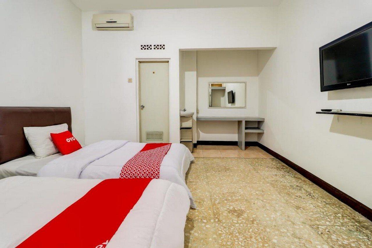 Oyo 3341 Ten Guest House บันดุง ภายนอก รูปภาพ