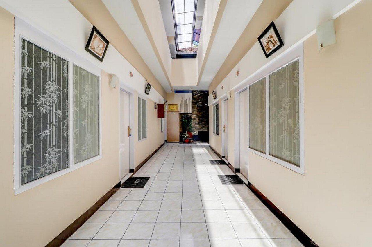 Oyo 3341 Ten Guest House บันดุง ภายนอก รูปภาพ