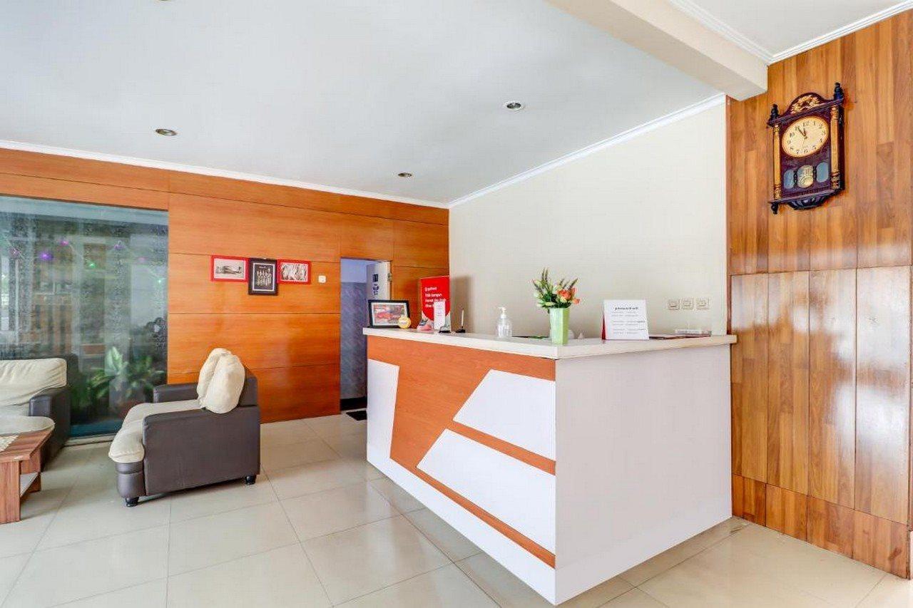 Oyo 3341 Ten Guest House บันดุง ภายนอก รูปภาพ